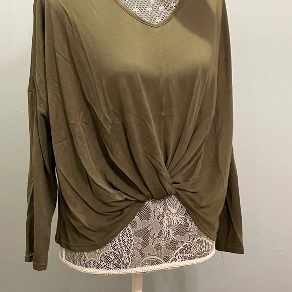 Long Sleeve Top with Knot Waist - Picture 3 of 4